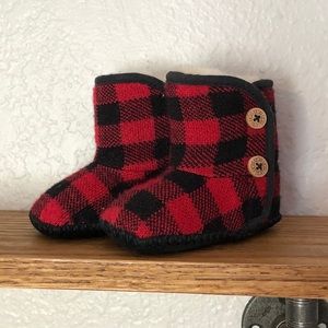 UGGpure(TM) Lined Purl Pine Button Boot (Baby)